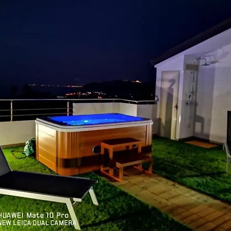 Loft Incantevole Con Idromassaggio Esterno Privato Patti Exterior photo