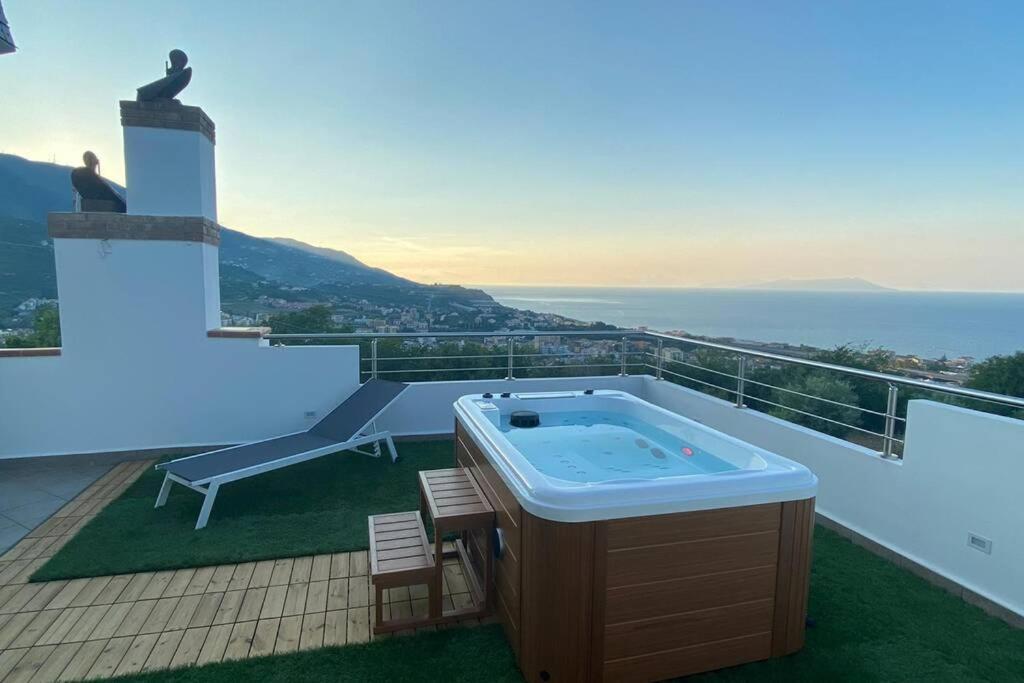 Loft Incantevole Con Idromassaggio Esterno Privato Holiday home Patti