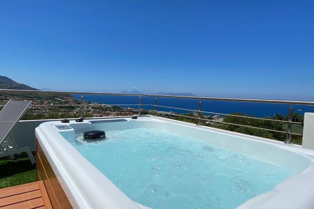 Loft Incantevole Con Idromassaggio Esterno Privato Patti