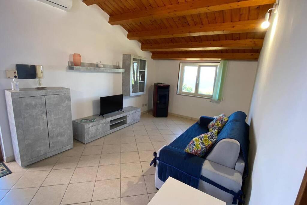 Holiday home Loft Incantevole Con Idromassaggio Esterno Privato Patti