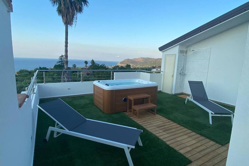 Holiday home Loft Incantevole Con Idromassaggio Esterno Privato Patti