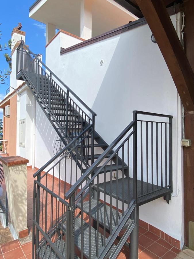 Loft Incantevole Con Idromassaggio Esterno Privato Holiday home Patti